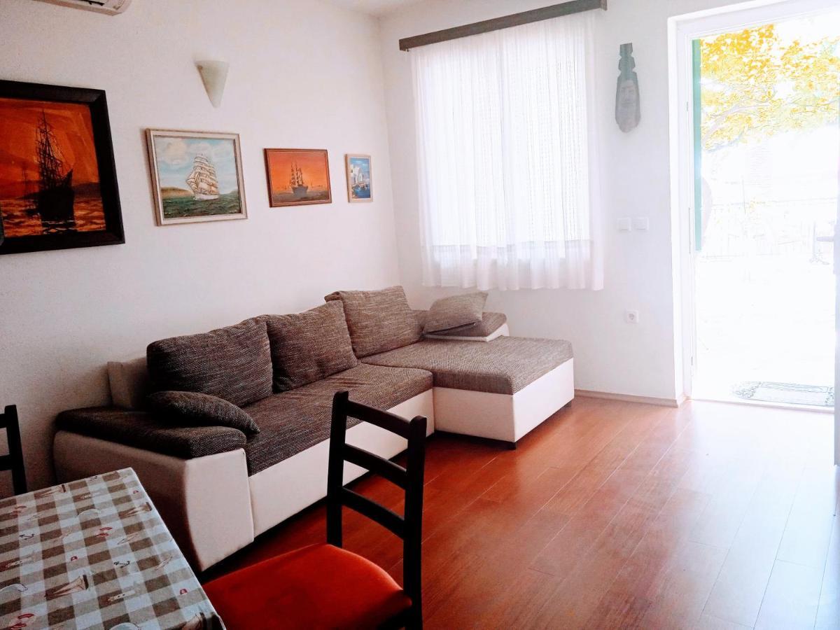 Harbour-Side Apartment With Beautiful Terrace Podgora Buitenkant foto