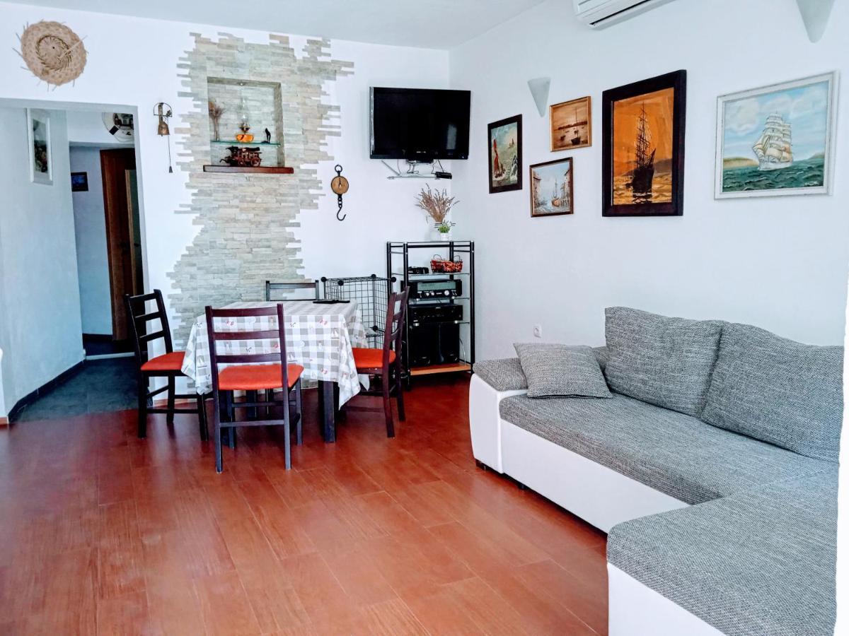 Harbour-Side Apartment With Beautiful Terrace Podgora Buitenkant foto