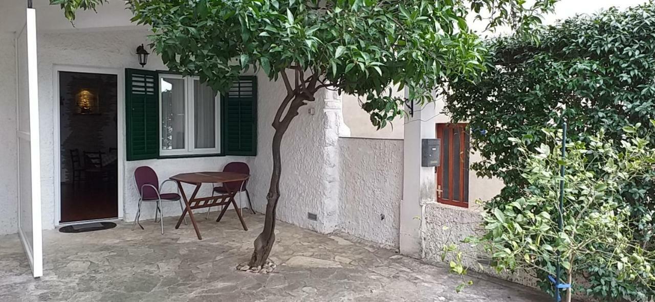 Harbour-Side Apartment With Beautiful Terrace Podgora Buitenkant foto